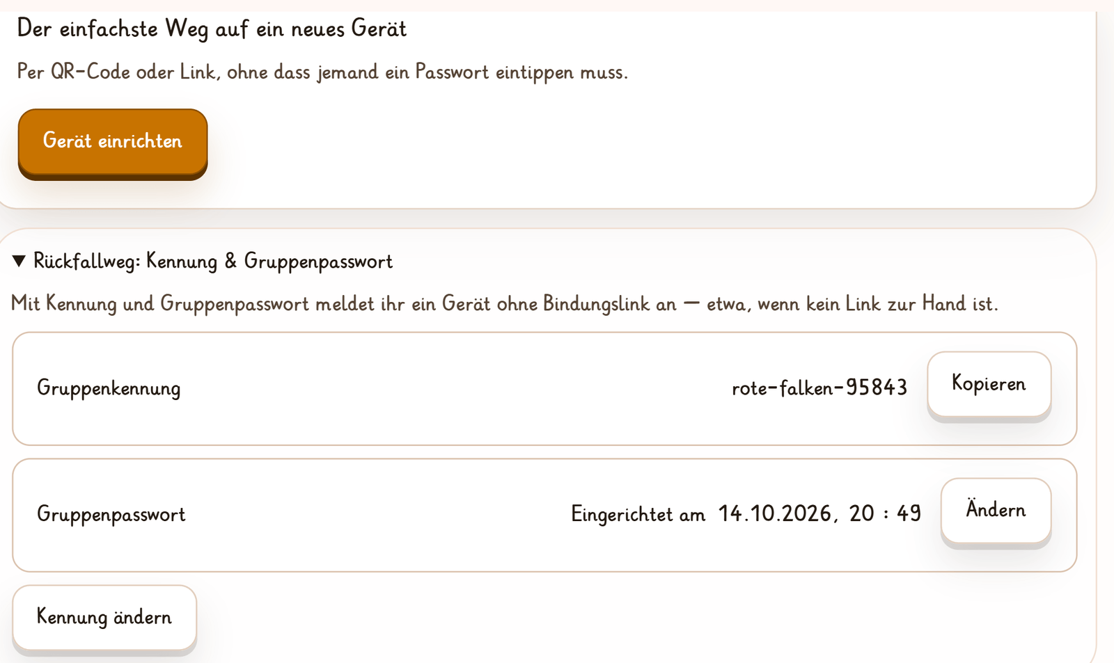 Die Karte „Der einfachste Weg auf ein neues Gerät“ mit dem Knopf „Gerät einrichten“, darunter aufgeklappt „Rückfallweg: Kennung & Gruppenpasswort“ mit Gruppenkennung und Gruppenpasswort.